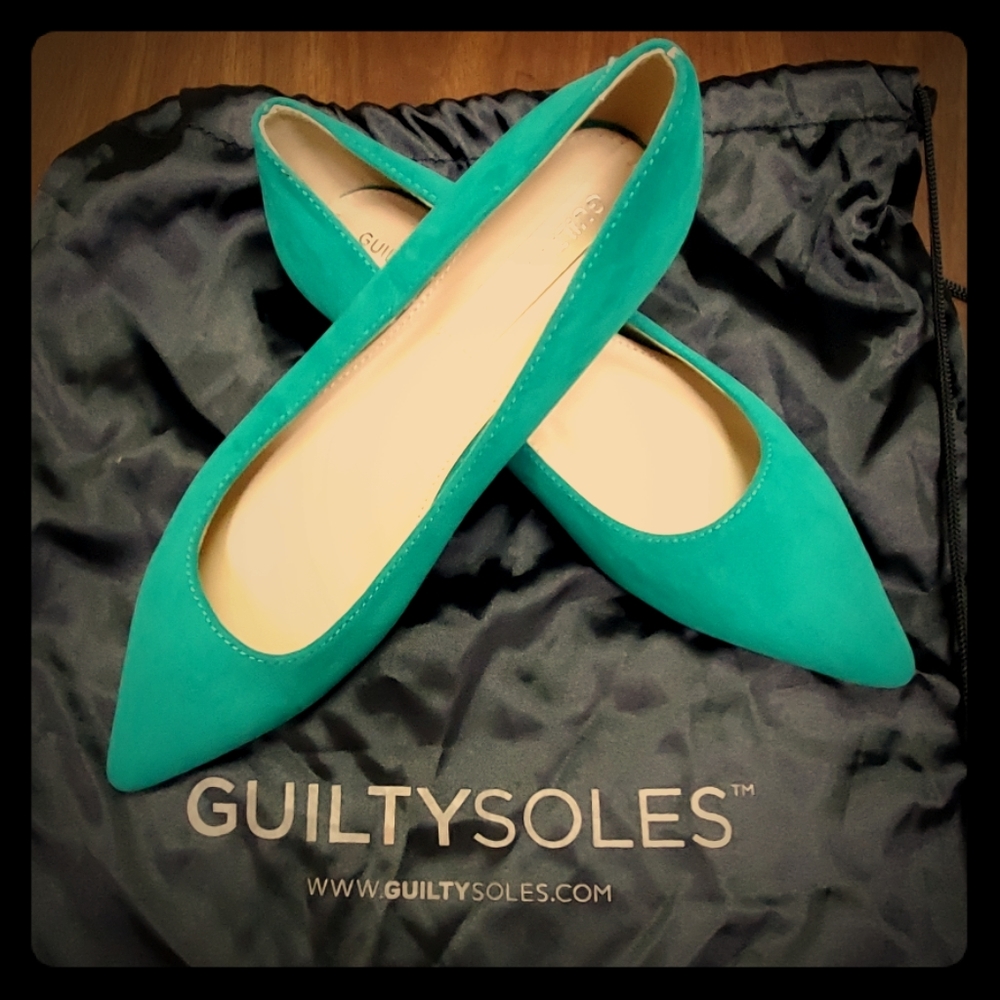 Size 8.5 green suede flats